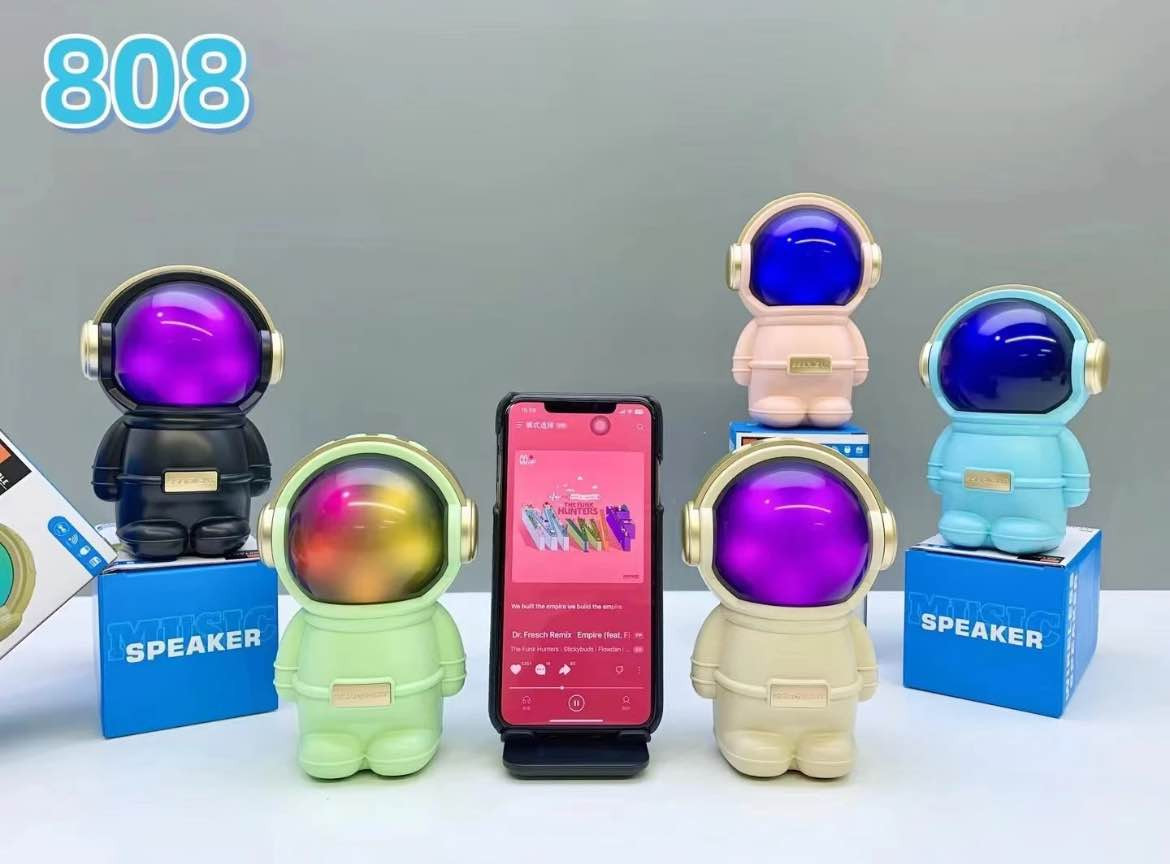 X-808 Astronaut Light Portable radio Astronaut Smart BT Speaker